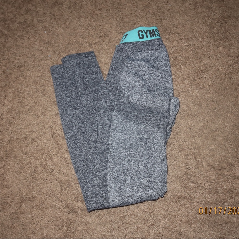 Gray Gymshark Leggings with Blue Waistband xs